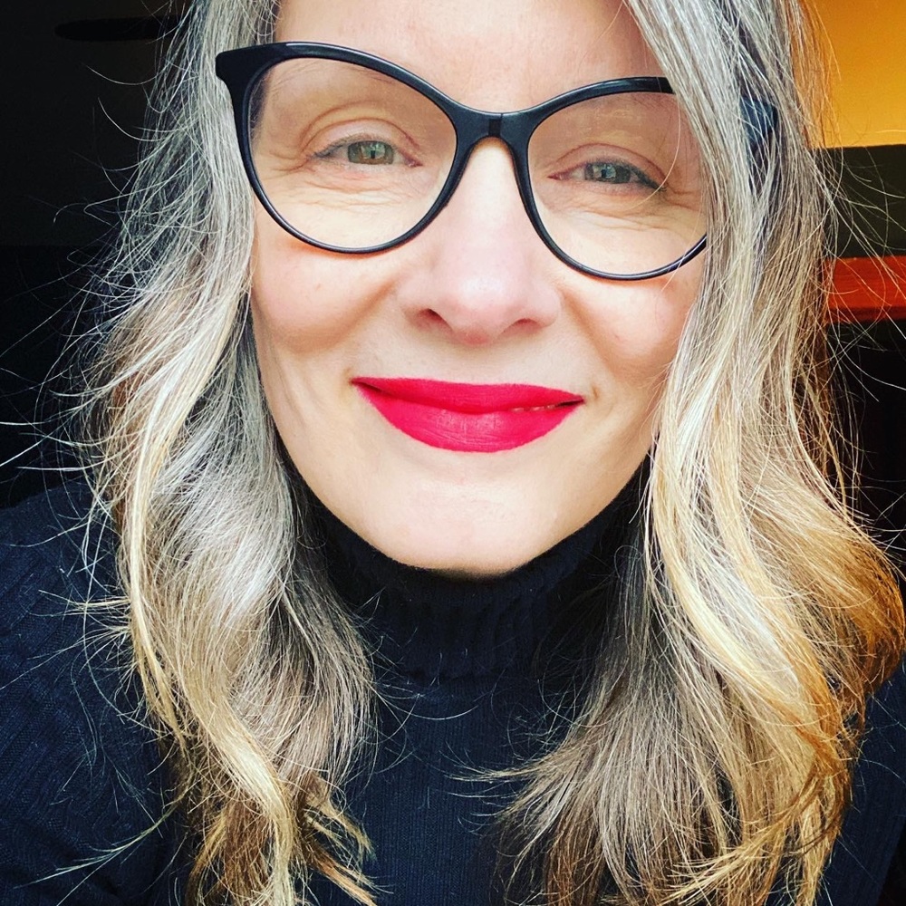 Meet your Posher, Elise